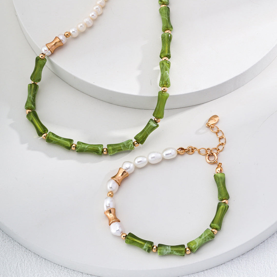 Chinesisches Perlenarmband im Bambus-Stil