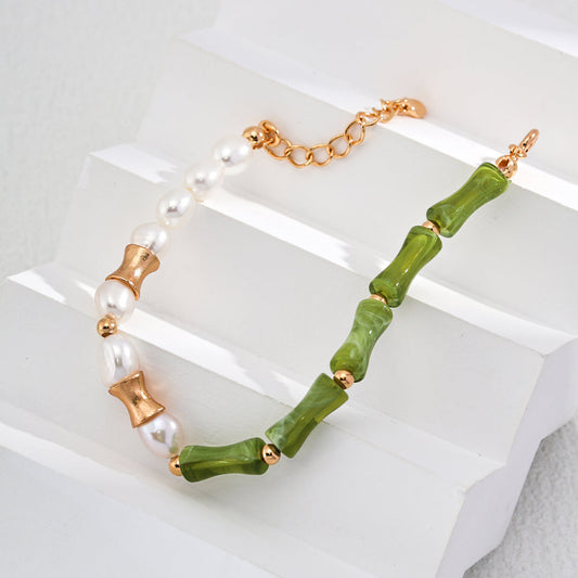 Chinesisches Perlenarmband im Bambus-Stil